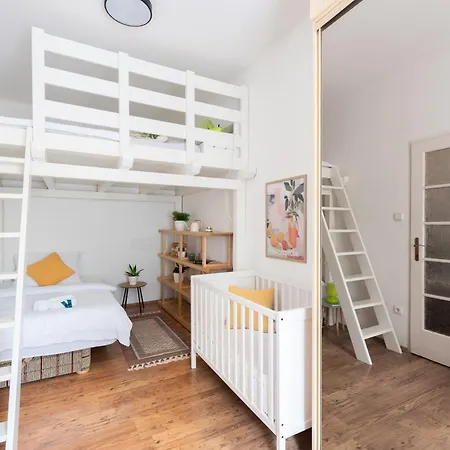 Appartement Hartigova Jungle In Quiet Area Prague